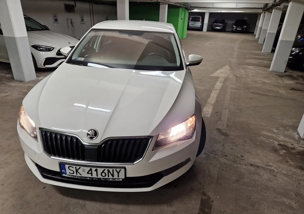 Skoda Superb cena 87500 przebieg: 80000, rok produkcji 2018 z Sosnowiec małe 301